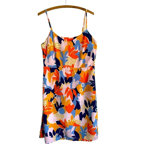 Cassie Byrnes x Uniqlo Dresses & Skirts - Cassie Byrnes x Uniqlo Floral Dress (Medium)